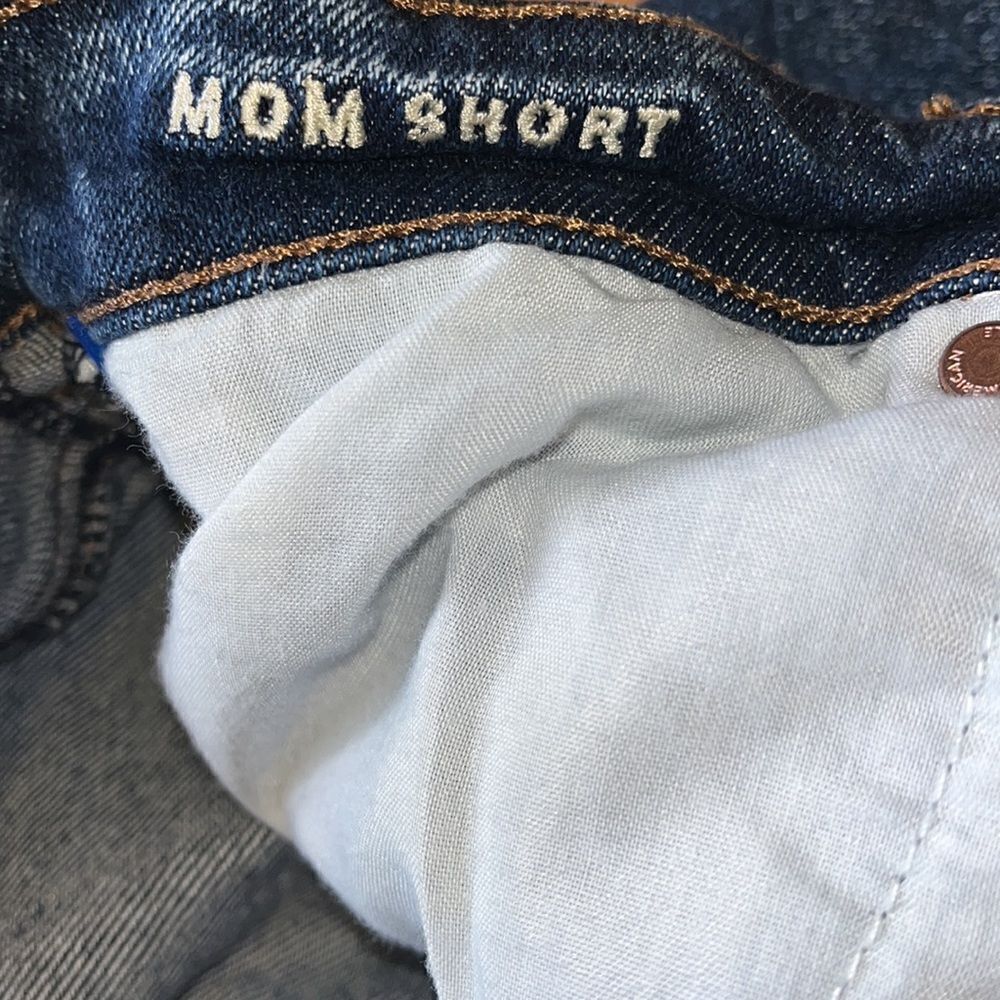 EXCELLENT DISTRESSED CONDITION WOMEN’S SIZE 6 STRETCH MOM SHORTS - Picture 5 of 10